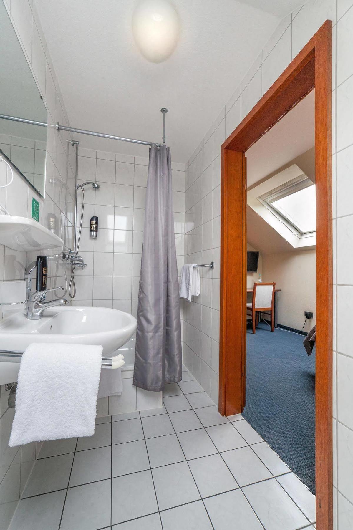 Hotel Omega Moers Eksteriør billede