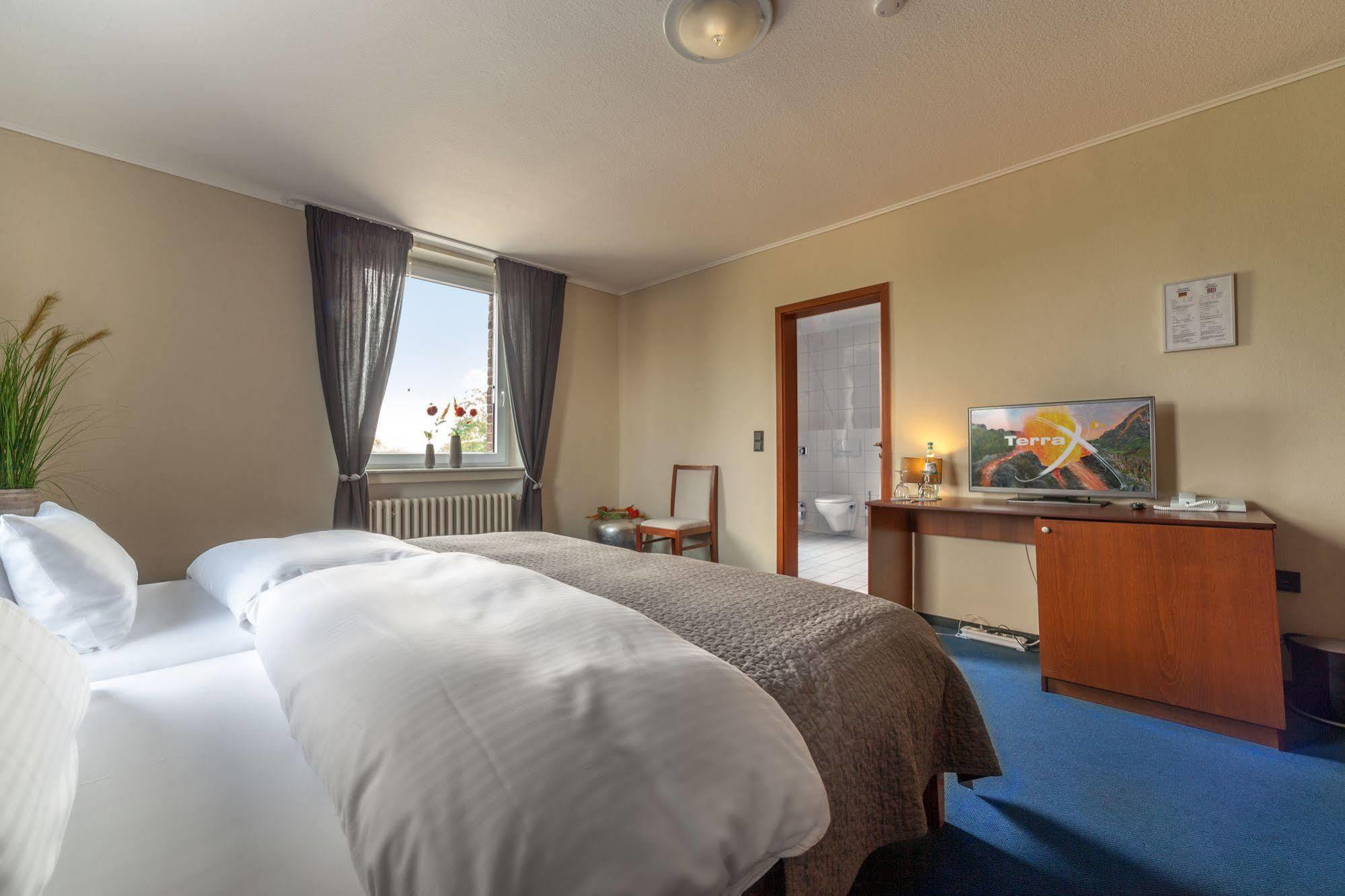 Hotel Omega Moers Eksteriør billede
